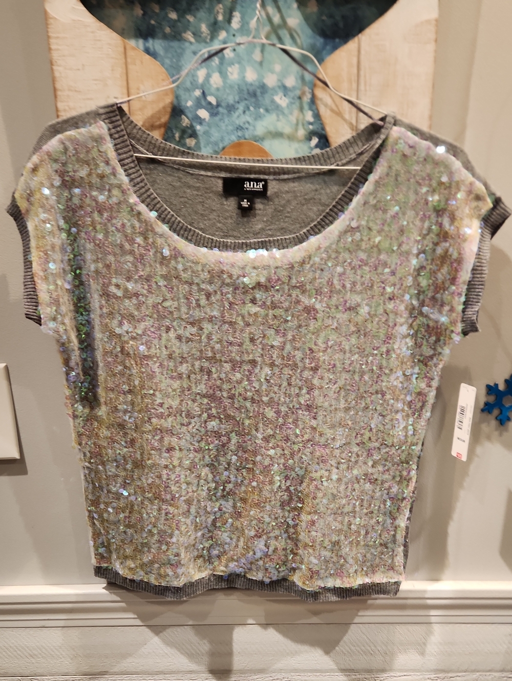 NWT a.n.a Iridescent Multicolor Sequin Short Sleeve Top - Gray Trim SZ M